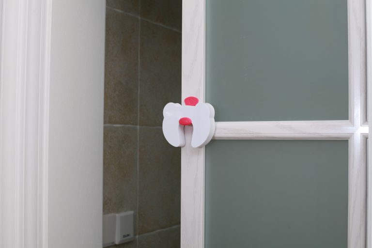 Vee Seven Child Protective Safety Finger Guard, Door Stopper, White