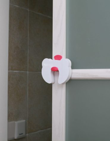 Vee Seven Child Protective Safety Finger Guard, Door Stopper, White